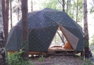 Недостроенный купол в лагере сёрферов